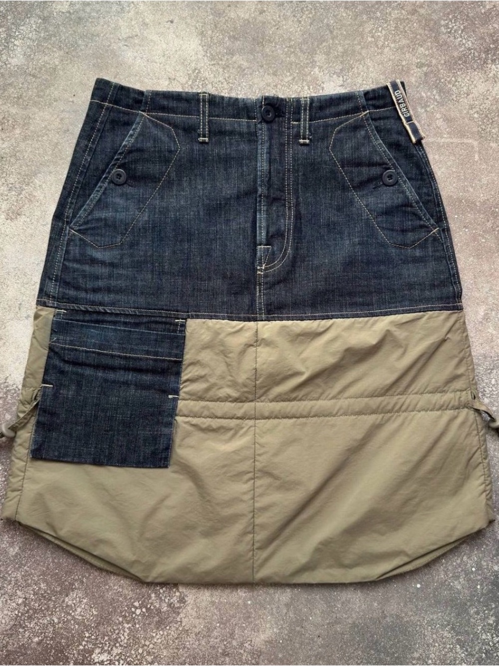 Le Jean de Marithe Francois GIRBAUD
Cargo Y2K Vintage Skirt